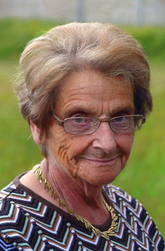 Frau Hannelore Specht