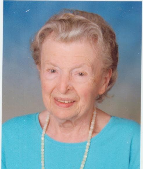 Frau Ella Roetner