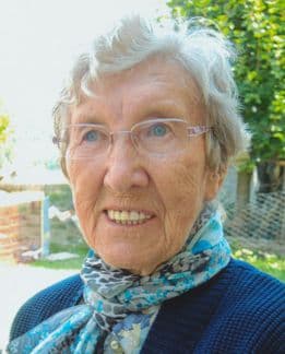 Frau Johanna Ströbel
