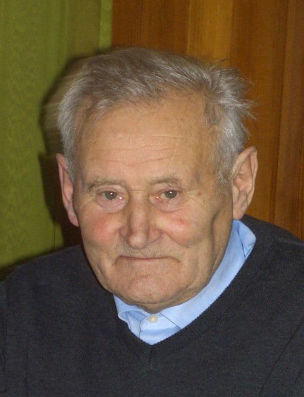 Herr Josef Bayer