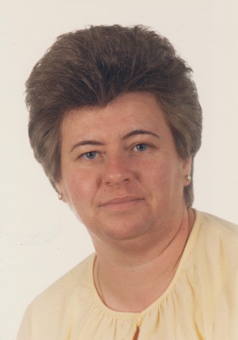 Frau Helga Kastl