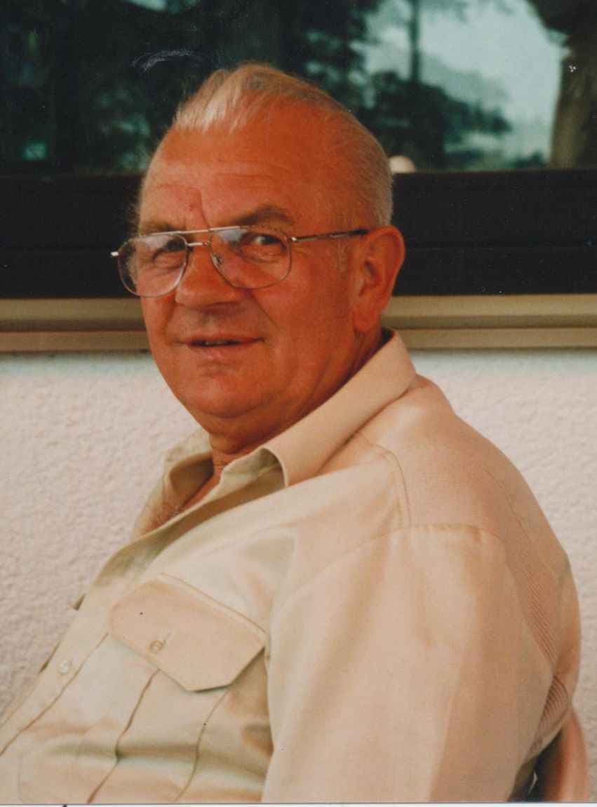 Herr Albert Busch