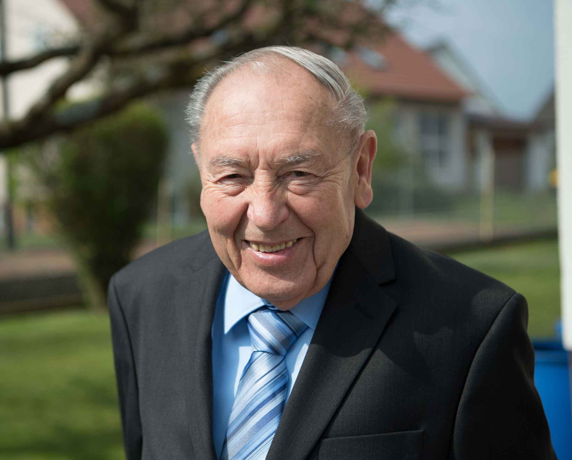 Herr Josef Böss